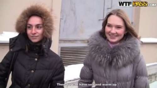 Русские пикаперы трахают блондинку в туалете