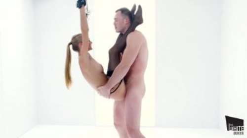 КРУТОЕ ПОРНО HD ДЛЯ ХАЙПА: онлайн видео секса на турнике на белом фоне