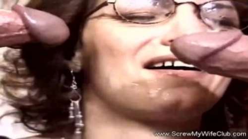 Классическое ретро порно втроем со стариками и зрелой женщиной в очках