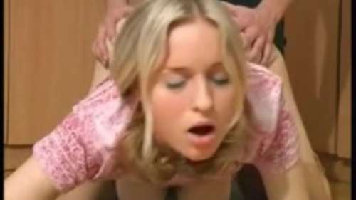 Смотреть как парень снимает порно как трахает свою девушку и кончает ей в лицо