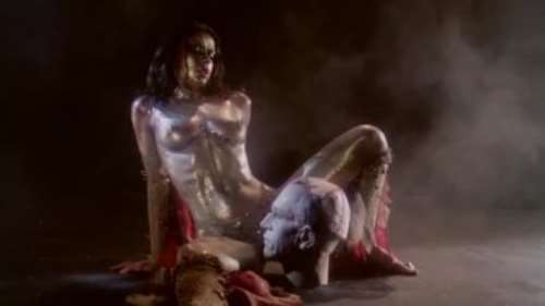 Нарезка откровенных постельных сцен из кино