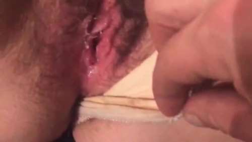 Волосатая киска жены