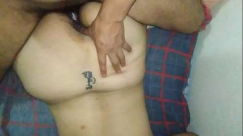 Мерзкое любительское порно с темным анусом и волосатым членом