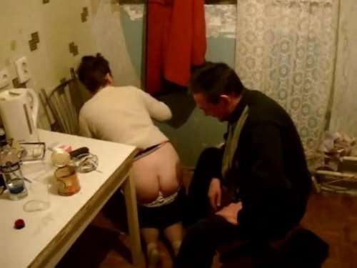 Трахают алкоголичку. 