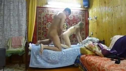 Домашнее порно на скрипучей кровати