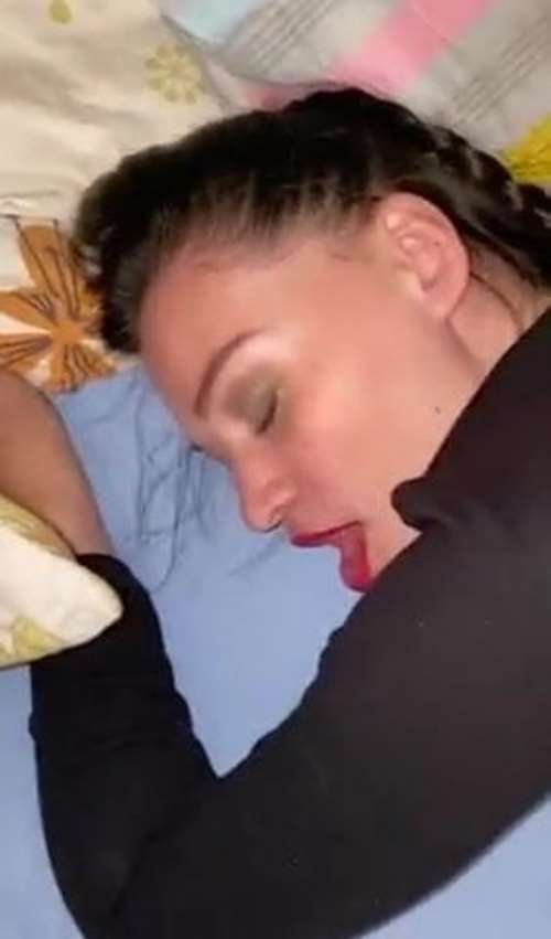 Мужик страпоном трахает жену