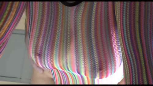 Подрочил член руками и полил большие титьки спермой